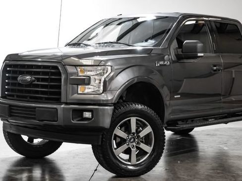 Used 2017 Ford F150 XLT w/ Equipment Group 302A Luxury RWD image 3