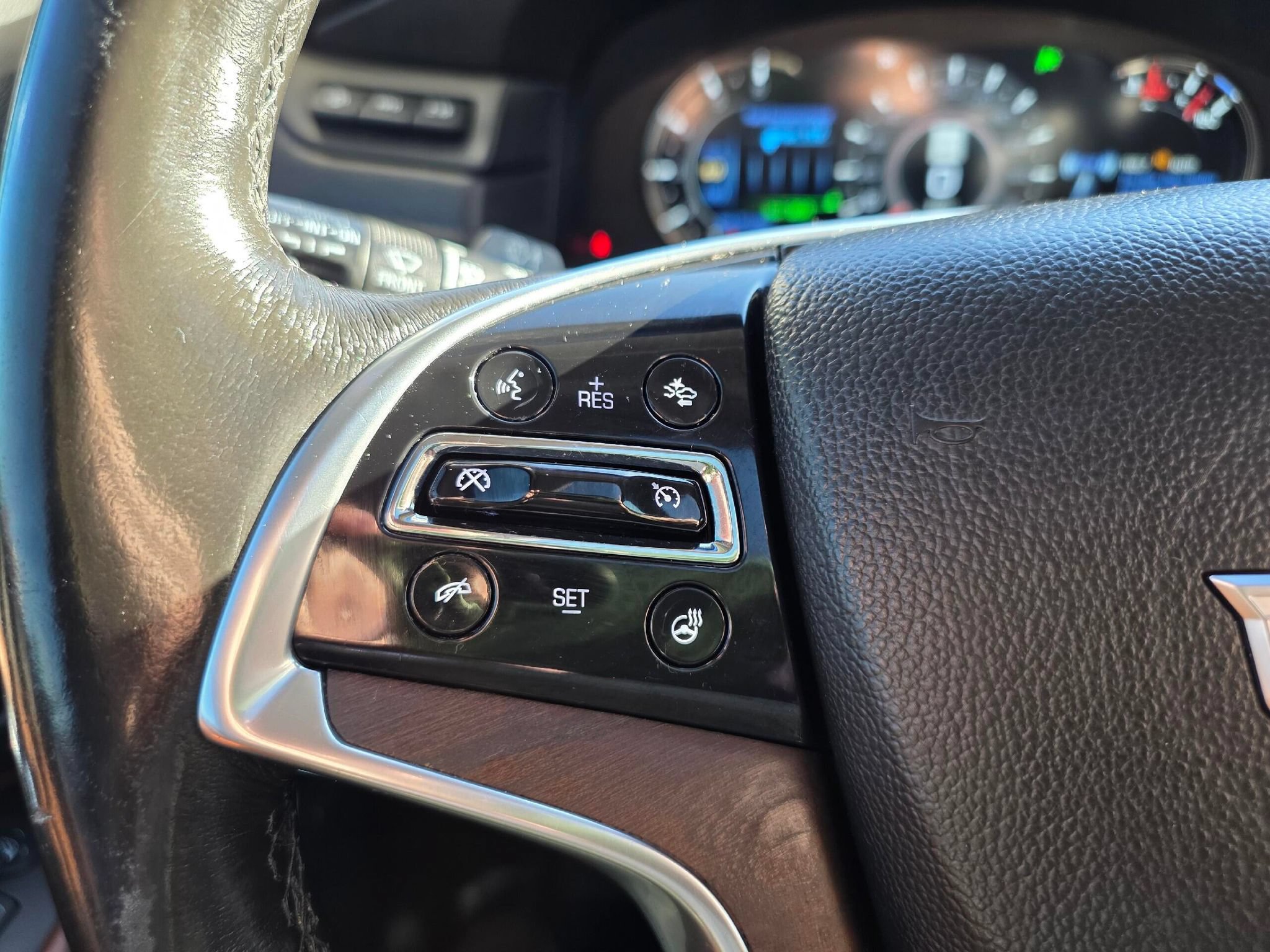Used 2017 Cadillac Escalade Luxury AWD/4WD image 21