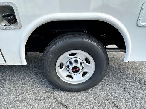 New 2025 GMC Savana 3500 w/ Power Convenience Package RWD image 28