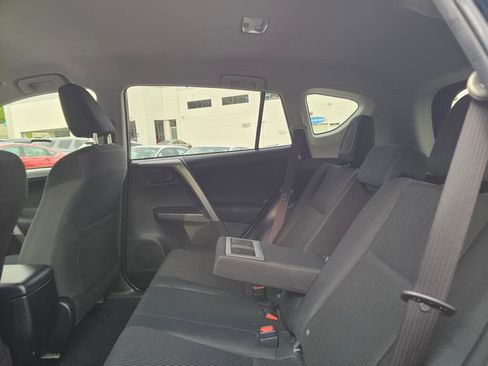 Used 2018 Toyota RAV4 LE w/ All Weather Liner Package AWD/4WD image 19