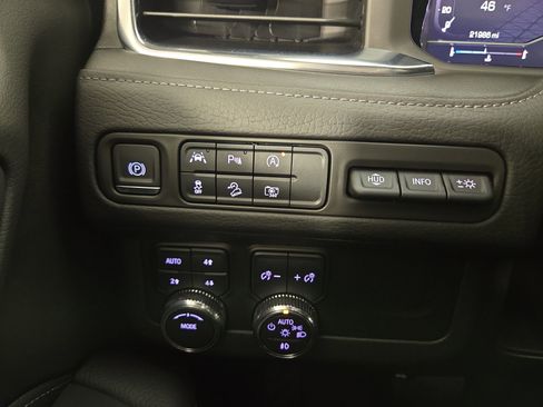 Certified 2024 GMC Yukon XL Denali image 31