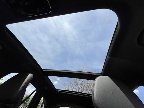 Certified 2025 Mercedes-Benz GLC 300 4MATIC image 28