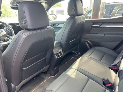Used 2026 GMC Terrain AT4 w/ Convenience Package III AWD/4WD image 10