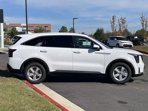 New 2026 Kia Sorento LX image 5