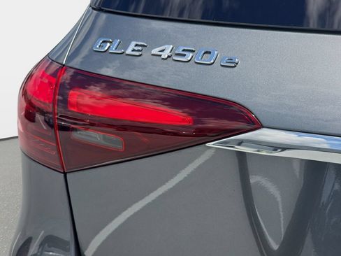 Used 2025 Mercedes-Benz GLE 450e 4MATIC image 33