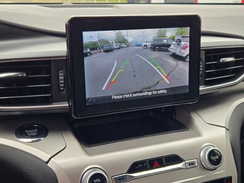 Used 2022 Ford Explorer XLT w/ Equipment Group 202A image 27