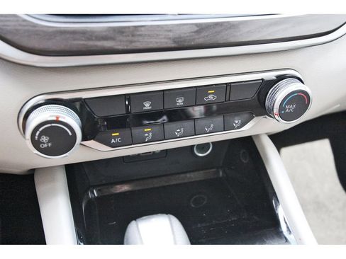 Used 2024 Nissan Altima 2.5 SV AWD/4WD image 13