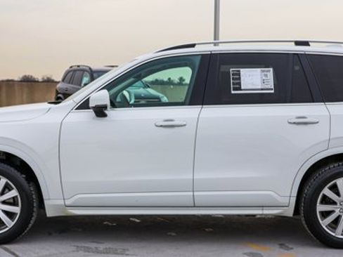 Used 2017 Volvo XC90 T6 Momentum w/ Momentum Plus Package image 8