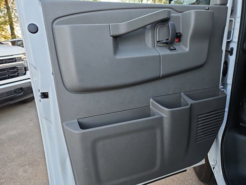 New 2025 Chevrolet Express 2500 w/ Driver Convenience Package image 10