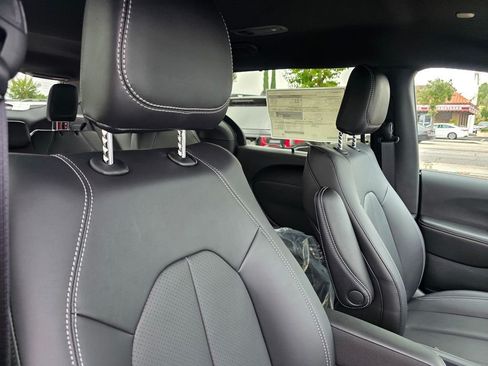 New 2026 Chrysler Voyager LX FWD image 12