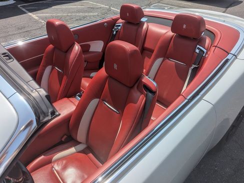 Used 2018 Rolls-Royce Dawn RWD image 84