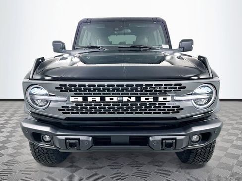 New 2025 Ford Bronco Badlands image 2