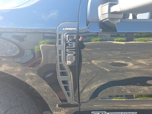 Used 2024 Ford F350 Lariat w/ Lariat Ultimate Package AWD/4WD image 5
