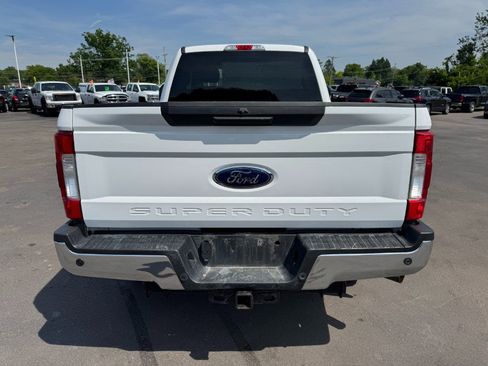 Used 2018 Ford F250 XLT AWD/4WD image 4