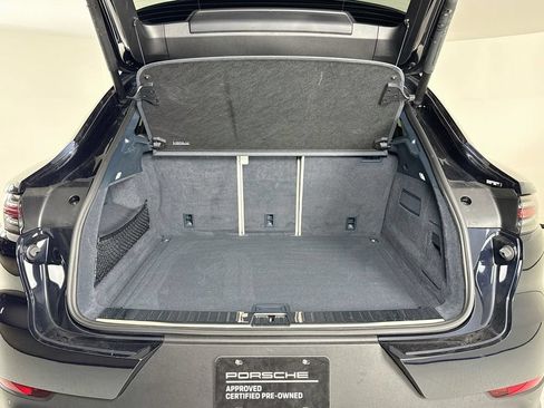 Certified 2023 Porsche Cayenne Coupe AWD/4WD image 50