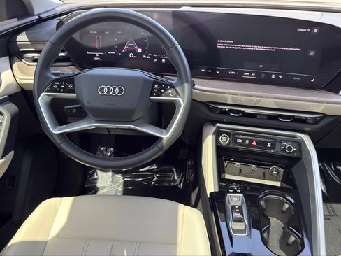 Used 2025 Audi Q5 Premium w/ Convenience Package AWD/4WD image 22