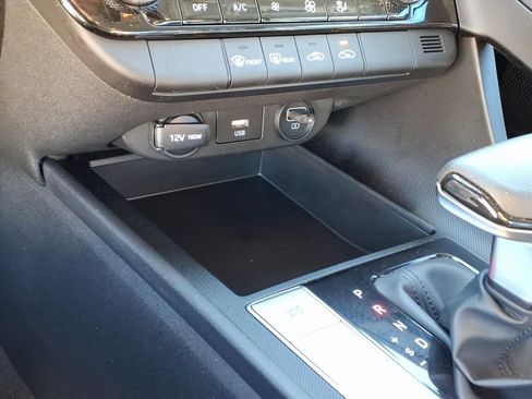 Used 2023 Hyundai Elantra SEL image 24