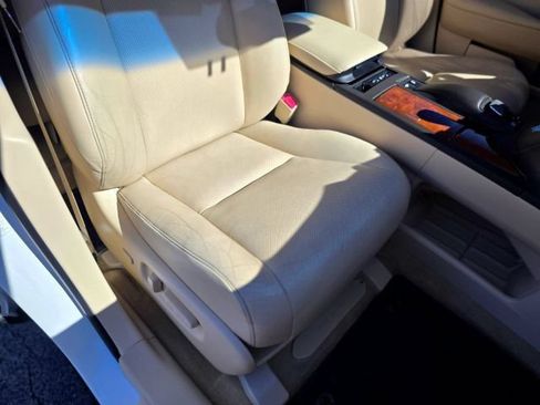 Used 2013 Lexus RX 450h AWD w/ Navigation Pkg image 39