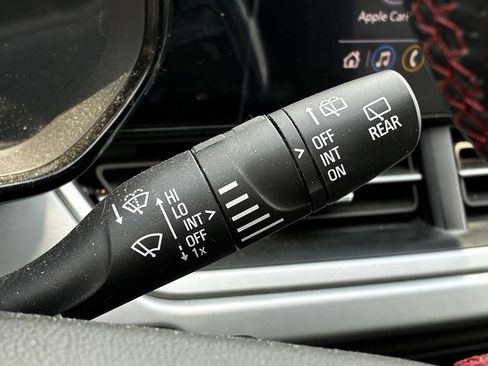 Used 2024 Chevrolet Trax RS FWD image 14