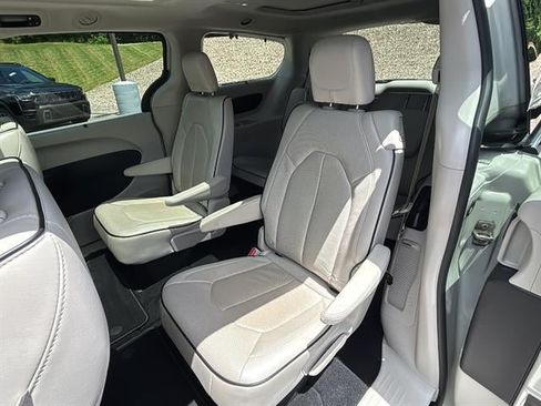Used 2021 Chrysler Pacifica Limited w/ Premium & Safety Sphere Group AWD/4WD image 35