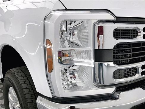 Used 2024 Ford F250 XLT w/ FX4 Off-Road Package image 30