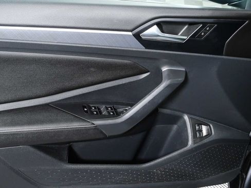 Certified 2024 Volkswagen Jetta SE FWD image 6