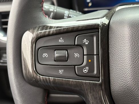 Used 2022 Chevrolet Suburban RST w/ Luxury Package image 17