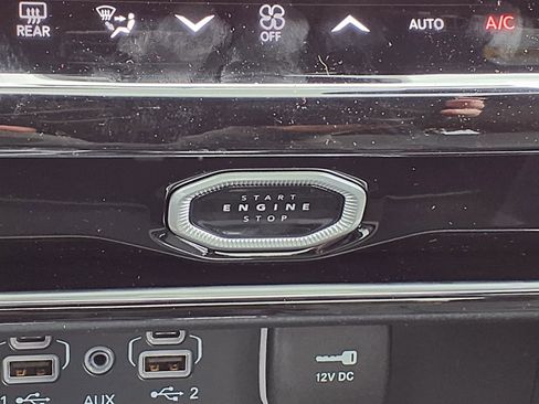 New 2026 Jeep Grand Cherokee Limited AWD/4WD image 13