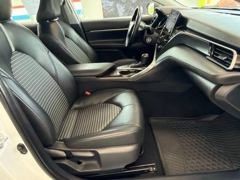 Used 2024 Toyota Camry SE FWD image 11