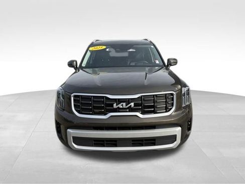 Used 2025 Kia Telluride S FWD image 7
