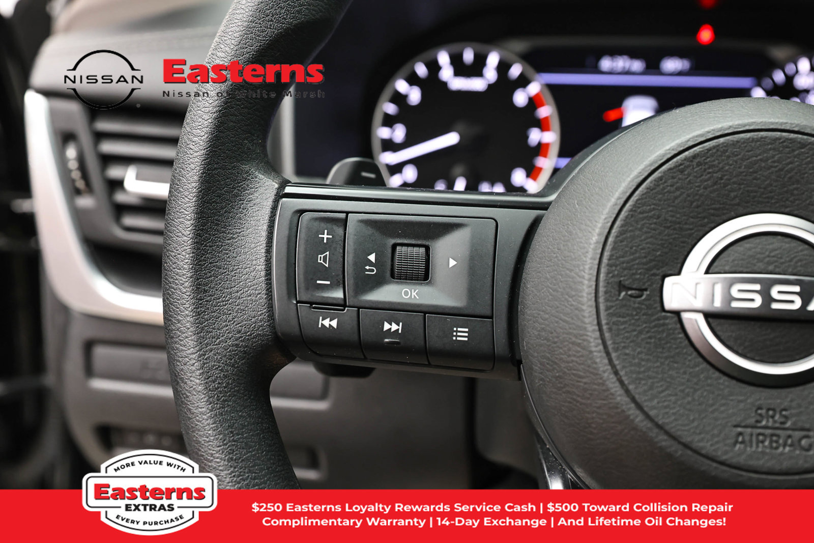 Used 2023 Nissan Rogue S AWD/4WD image 15