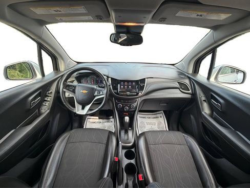 Used 2020 Chevrolet Trax LT w/ LT Convenience Package FWD image 27