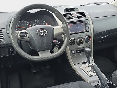 Used 2013 Toyota Corolla S image 15