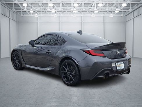 Used 2024 Toyota GR86 Premium image 7
