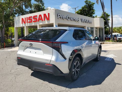 Used 2024 Toyota bZ4X XLE 4WD image 4