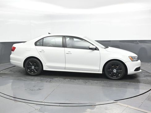 Used 2014 Volkswagen Jetta SE FWD image 3