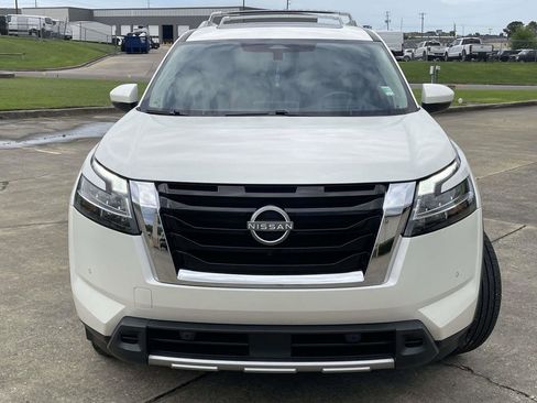 Used 2024 Nissan Pathfinder Platinum w/ Cargo Package AWD/4WD image 8