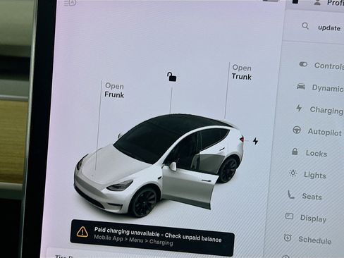 Used 2021 Tesla Model Y Long Range image 19