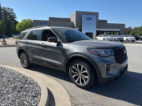 New 2026 Ford Explorer ST-Line RWD image 2