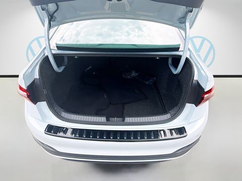 Used 2025 Volkswagen Jetta SE FWD image 25