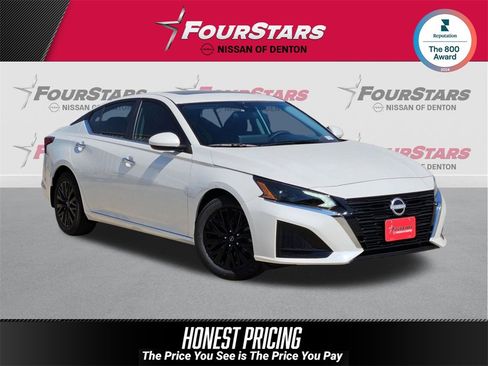 New 2025 Nissan Altima 2.5 SV image 1