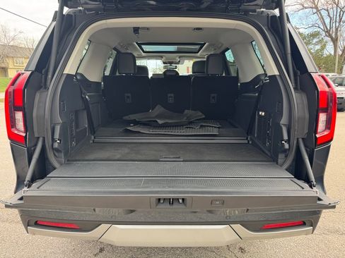 Used 2025 Ford Expedition Platinum w/ Driver's Package AWD/4WD image 11