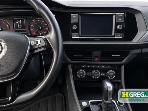 Used 2019 Volkswagen Jetta SE FWD image 11