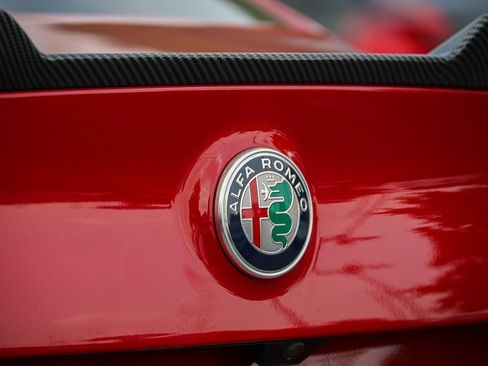 Used 2020 Alfa Romeo Giulia w/ Quick Order Package 22K Sport RWD image 38
