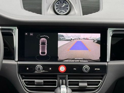 Certified 2026 Porsche Macan AWD/4WD image 20