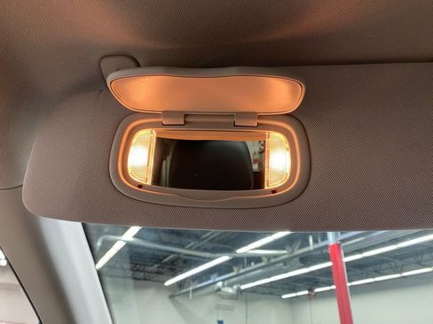 Used 2023 Chrysler Pacifica Limited image 30