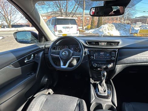 Used 2018 Nissan Rogue SL w/ Premium Package image 24