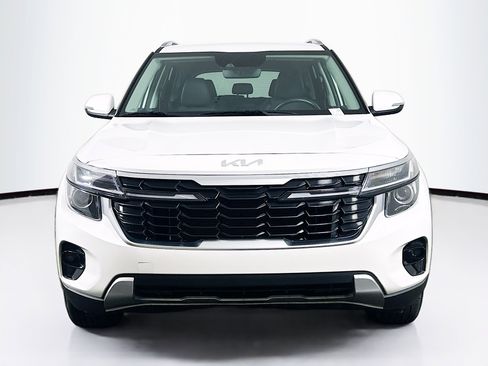Used 2025 Kia Seltos S image 2