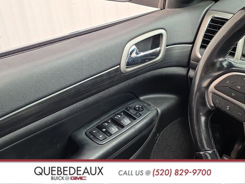 Used 2021 Jeep Grand Cherokee Laredo RWD image 19