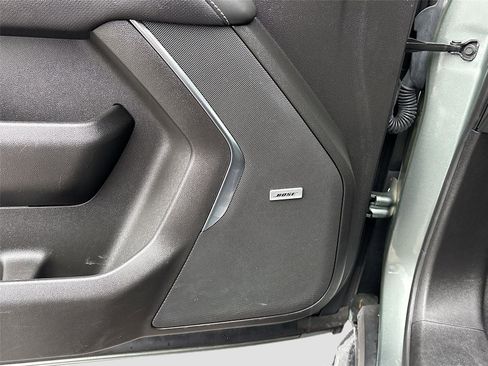 Used 2023 Chevrolet Suburban Premier image 18